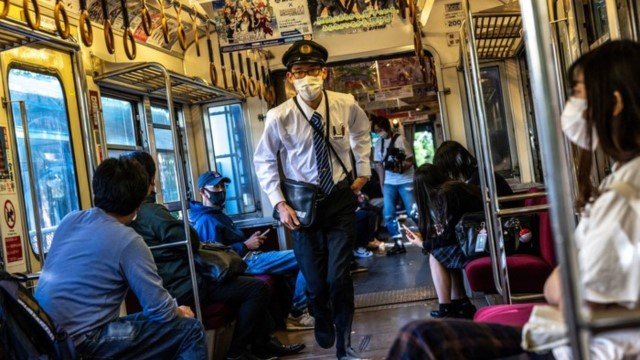 10 Kelakuan Turis Asing yang Bikin Warga Lokal Jepang ‘Bete’