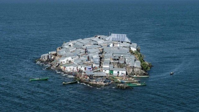 Pulau Terpadat Sedunia Sungguh Ada, Cuma Seluas Lapangan Bola!