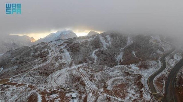VIRAL Wilayah Arab Memutih Tertutup Salju, Pakar Ungkap Penyebabnya!
