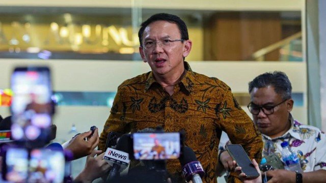 Ahok Minta Jokowi Ikut ‘Diperiksa’ di Kasus Korupsi Tata Kelola Minyak Mentah