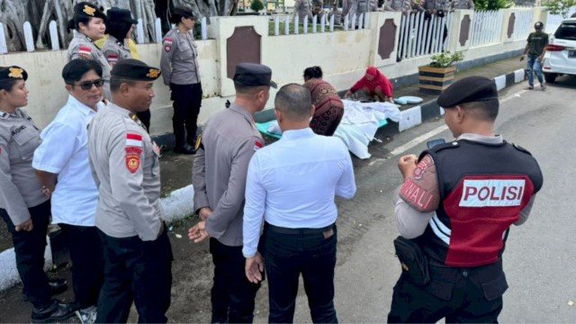 Laporan Penggelapan Tiba-Tiba Dihentikan Polres Sikka, Ibu dan Anak Lakukan Aksi Sumpah Pocong!