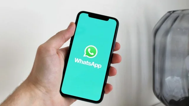 Pentingnya WhatsApp Bisnis 2026: 7 Alasan Mengapa Nomor Pribadi Saja Tidak Cukup