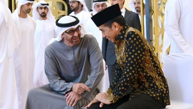 Jokowi Salah Sebut MBZ dengan MBS, Aktivis Memalukan!