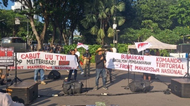 Aksi Kamisan Membara! Ketua FMN Sebut Rezim Kian Serakah: ‘Prabowo Bakal Menghadapi Amukan Rakyat’
