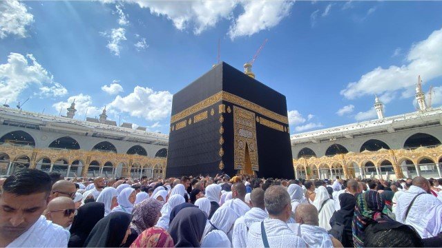 Mencekam! Ketika Masjidil Haram ‘Lumpuh Total’ dan Ribuan Jemaah Disandera dalam Percobaan Kudeta Arab