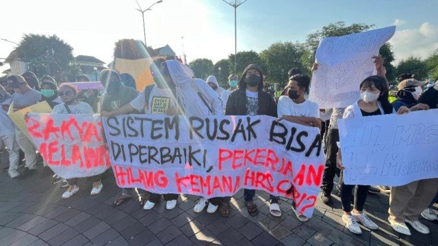 250 Relawan MBG DIY Turun ke Jalan, Pasang Badan Tolak Pembubaran Makan Bergizi Gratis Jangan Usik Perut Rakyat!