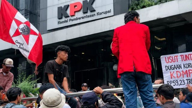 Dugaan Korupsi KDMP Rp59 Triliun: Aliansi Mahasiswa Jakarta Geruduk KPK, Desak Zulhas & Ferry Juliantono Diperiksa!