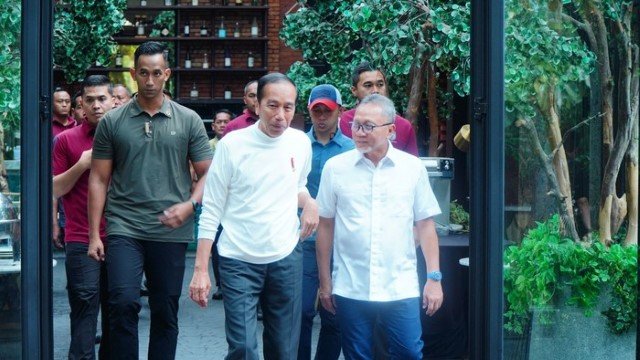 Pengamat Kuliti Mesranya PAN dan Jokowi: Skenario Karpet Merah Usung Gibran di Pilpres 2029?