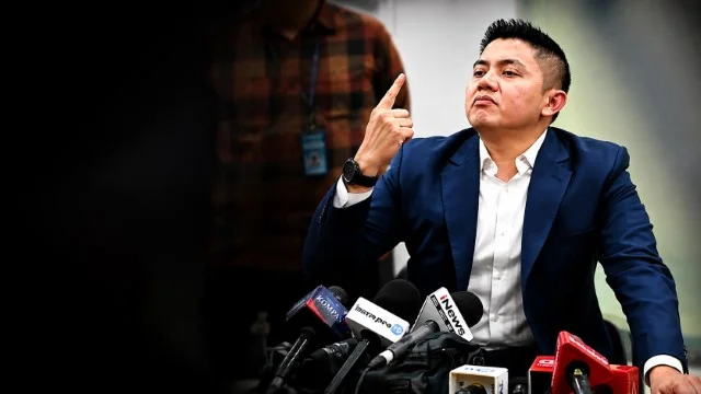 Kinerja Tim Komunikasi Dinilai Buruk: Prabowo Didesak Segera Reshuffle Seskab Teddy Hingga Kapolri!